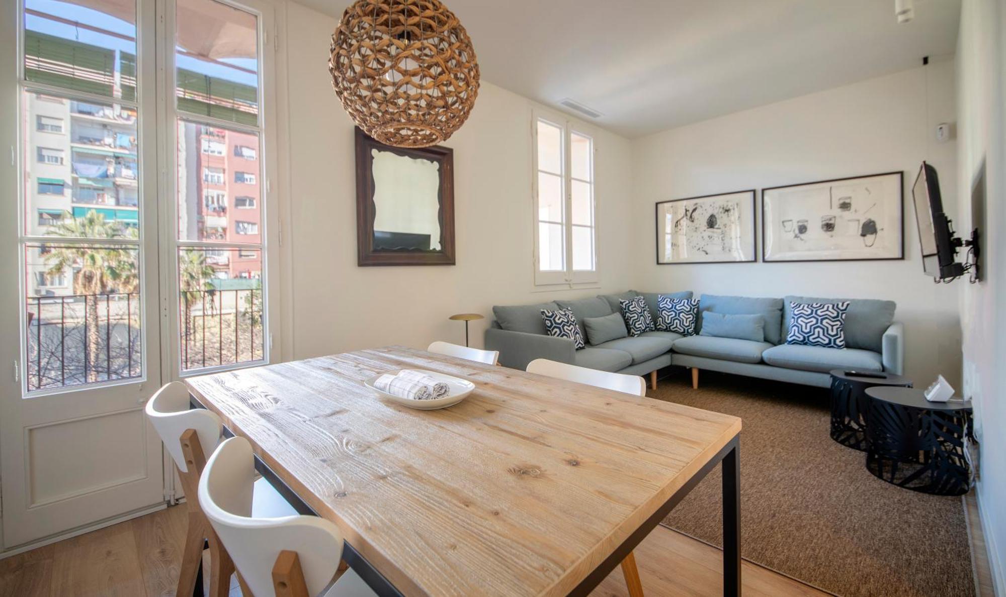 Apartment De Cuatro En Carrer Diputacio