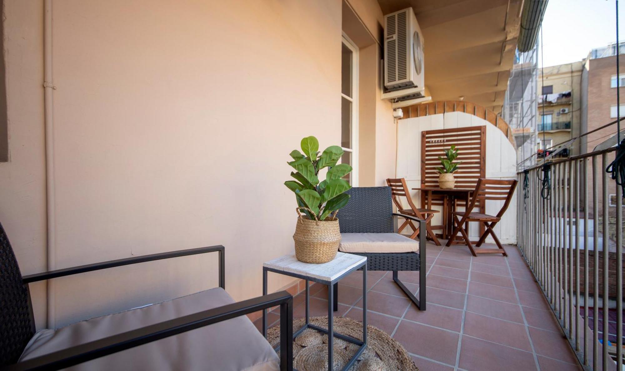 De Cuatro En Carrer Diputacio Apartment